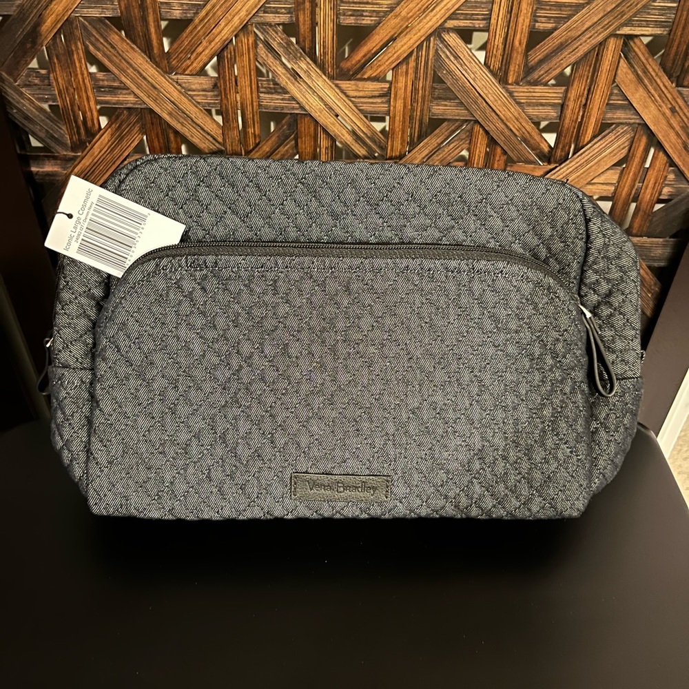 SOLD ~ VERA BRADLEY ICONIC LARGE COSMETIC BAG